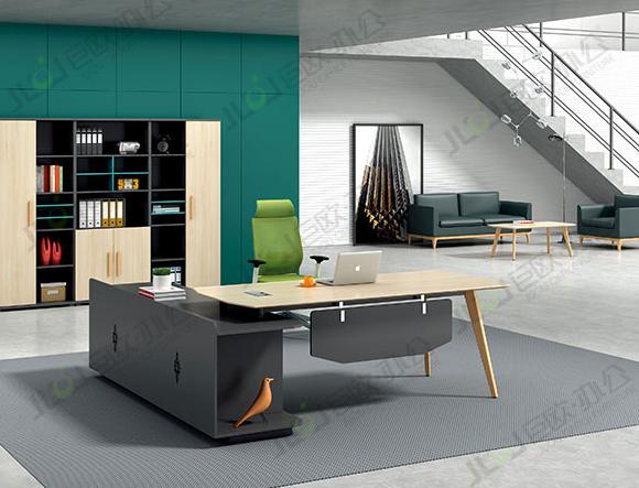 現(xian)代(dai)辦(bàn)公(gōng)傢(jia)具(ju)因素